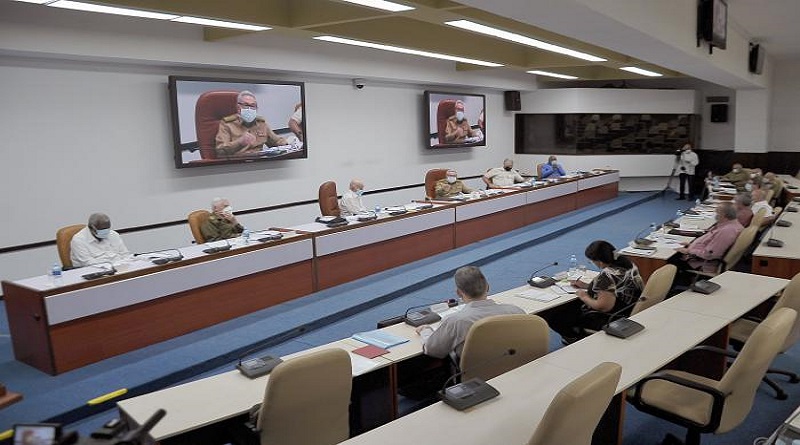 Presidió Raúl reunión del Buró Político que analizó medidas para enfrentar la situación económica