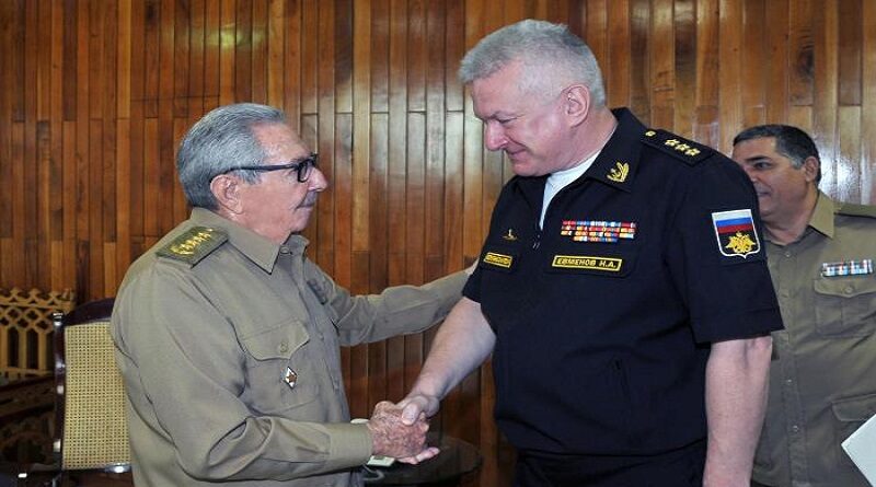 RecibiÃ³ RaÃºl al Comandante en Jefe de la Marina de Guerra de Rusia