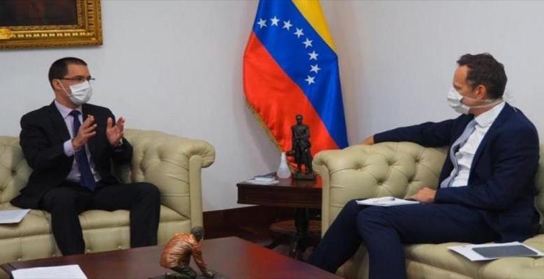 Venezuela insta al Reino Unido a deslindarse de planes golpistas de EEUU