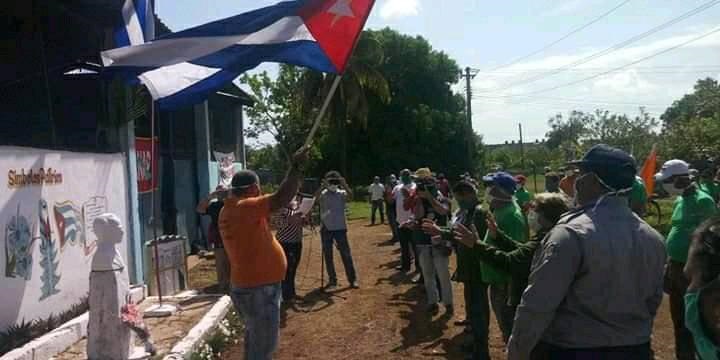 Campesinos caibarienenses comprometidos en el aniversario 59 de la ANAP