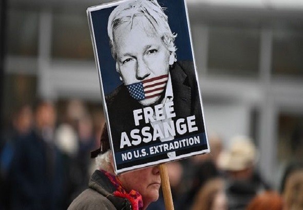 Assange 1 580x330 1