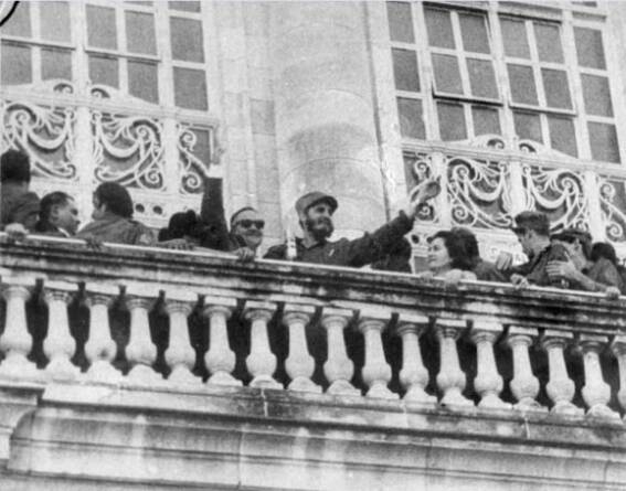 Fidel palacio presidencial 16 de enero de 1959 580x455 1