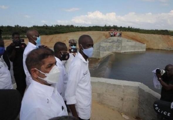 Presidente de Haiti en embalse construido por Cuba 580x378 1