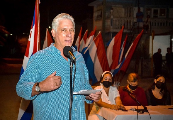 CUBA-ASISTE DÃAZ-CANEL EN HOLGUÃN A DEBATE SOBRE EL CÃ?DIGO DE LAS FAMILIAS