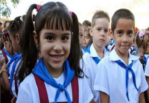 Ninos Pioneros Escuelas Cuba 580