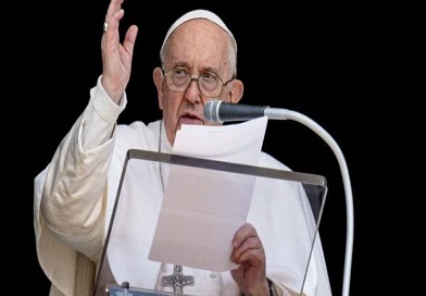 Papa Francisco califica de infundadas las «insinuaciones» contra Juan Pablo II