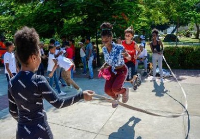 Por infantes y adolescentes más protegidos