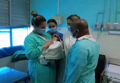 El pequeño Lennier, bendecido por la Medicina villaclareña y por la Patrona de Cuba