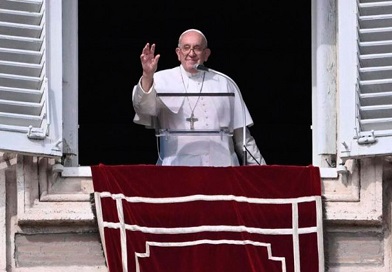 «La lógica inútil de la guerra»: El papa Francisco se refiere a Belén durante la misa de Nochebuena