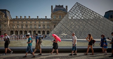 24 Louvre