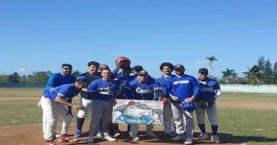 BEISBOL. Tiburones