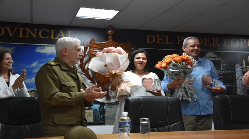 Toman posesión de sus cargos gobernadora y vicegobernador de Villa Clara (+ Fotos)