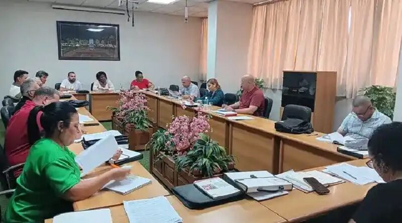 Debate profundo sobre la zafra en Buró Provincial del Partido