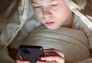 Menores de 13 años con teléfono inteligente: la trampa entre las manos