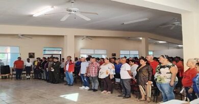 Celebran acto municipal por el Día del Educador en Caibarién