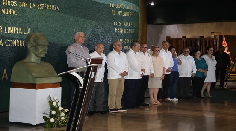 Encabezó Díaz-Canel homenaje a cuadros del Partido en Memorial José Martí