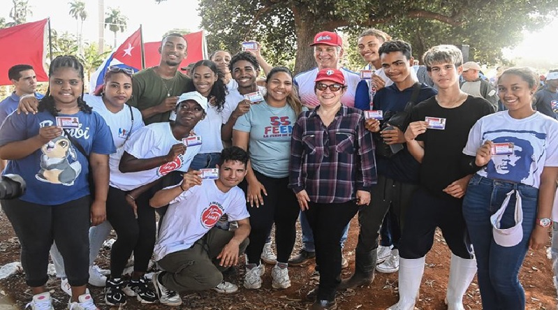 Protagonizó juventud cubana jornada productiva en Artemisa
