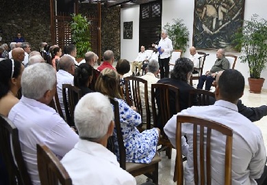 Díaz-Canel a trabajadores excepcionales: «Ustedes son inspiración»