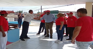 Recorre Salvador Valdés Mesa obras sociales remozadas en Caibarién en saludo a la gesta del moncada