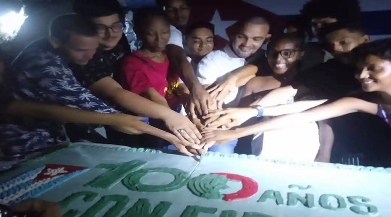 Jóvenes villaclareños acamparon en la Cabaña de Fidel para celebrar su centenario