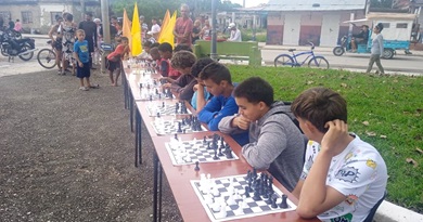 Realizan actividades deportivas en el acto municipal por el aniversario 66 de los CDR