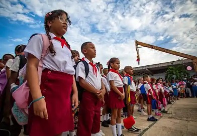 Ministerio de Educación informa sobre inicio de sesiones docentes en todos los niveles educativos